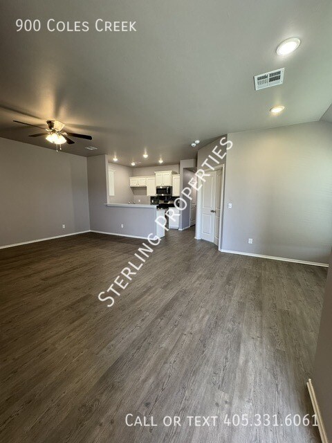 Building Photo - 900 Coles Creek