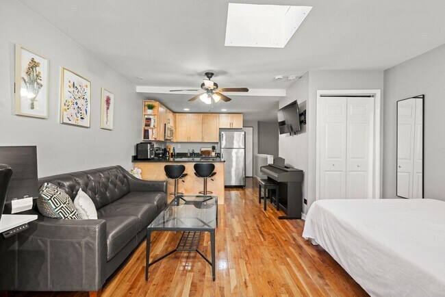 Building Photo - 354 1st St