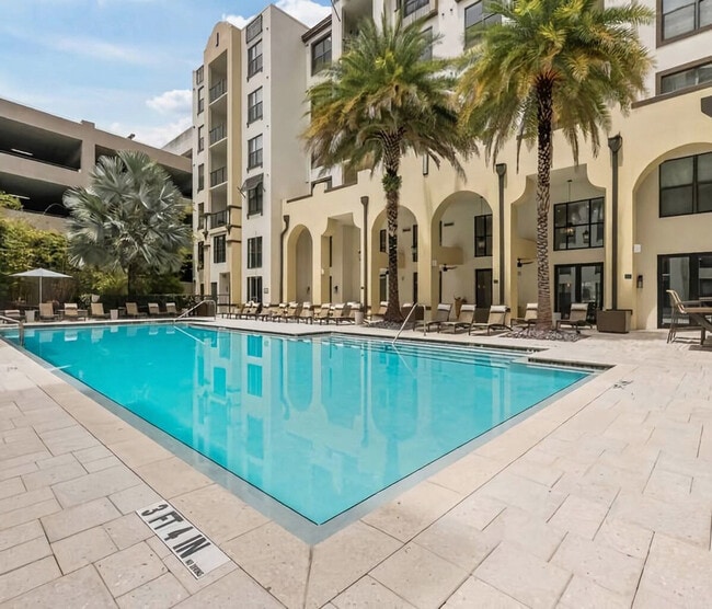 Building Photo - 4504 W Spruce St