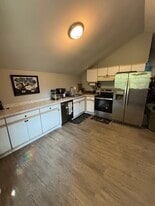Building Photo - 20760 Poplar Ridge Rd