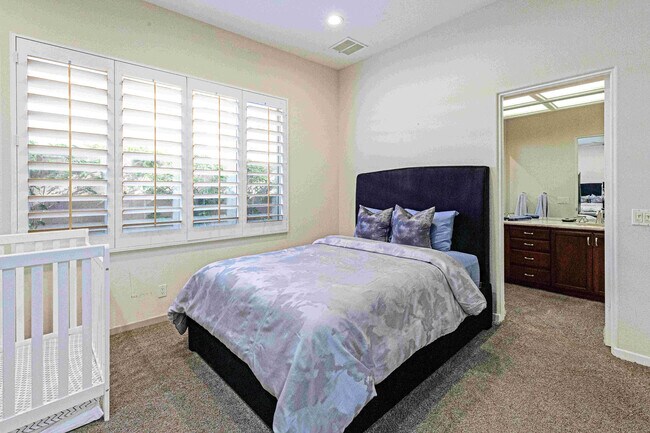 Building Photo - 413 White Horse Trail
