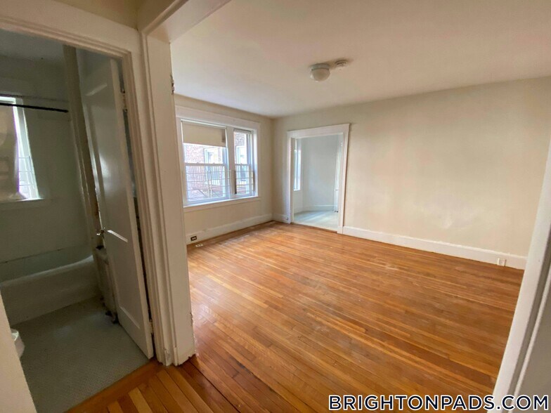 Building Photo - 88 Washington St