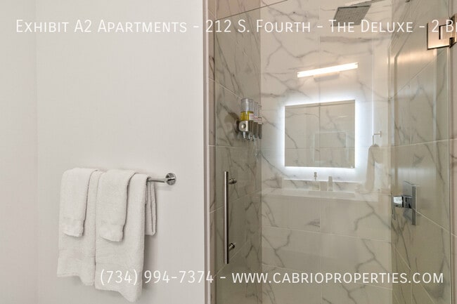 Building Photo - Exhibit A2 Apartments - 212 S. Fourth -The Deluxe - 2 Bed/1 Bath