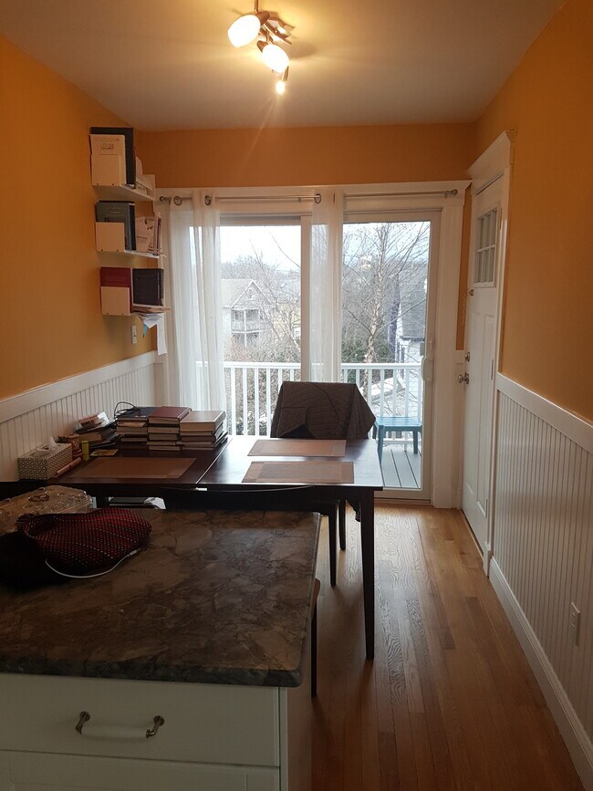 Building Photo - 69 Standish St