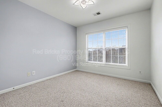 Building Photo - 14633 Provence Ln