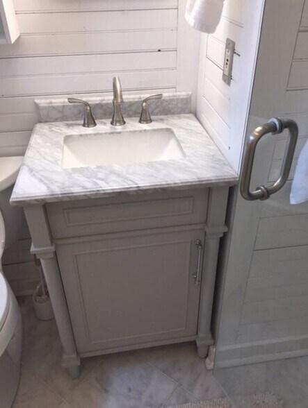 Bathroom 1 - 4922 Baylor Dr