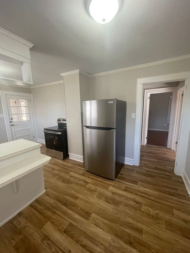 Building Photo - Adorable 3 bedroom 1 bath home Located in Hickory