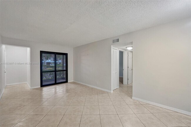 Building Photo - 106 Gardens Dr