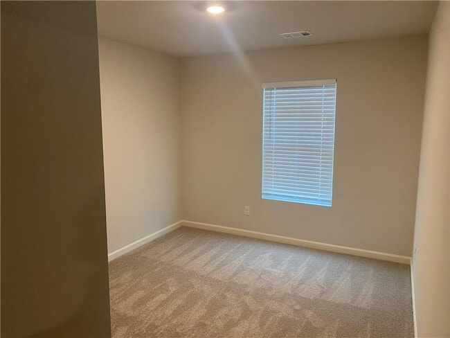 Building Photo - 6055 Hoot Owl Ln