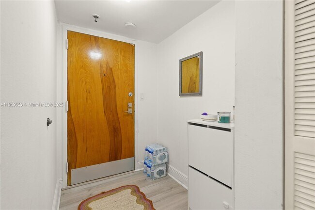 Building Photo - 2457 Collins Ave