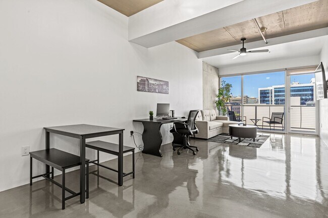 Building Photo - Furnished Juhl Condo w/ Balcony & City Views