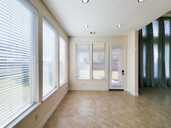 Building Photo - 2822 Ember Pass Ln