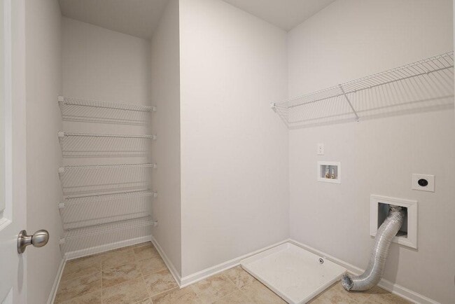 Building Photo - 4240 Hickory Pne Aly