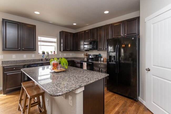 Building Photo - Exquisite 2-Story Home: Luxury Living in Tranquil Cul-de-Sac Setting!!