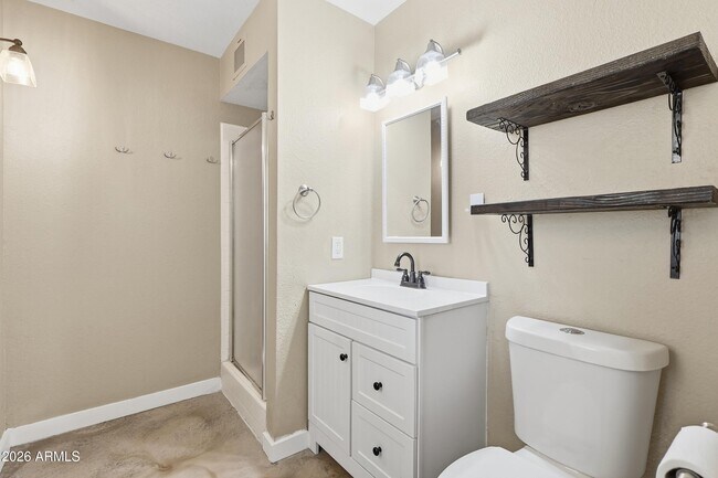 Building Photo - 620 S Essex Ln