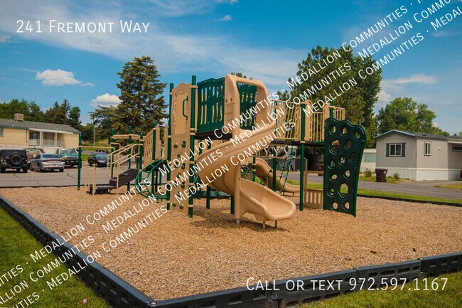 Building Photo - 241 Fremont Way