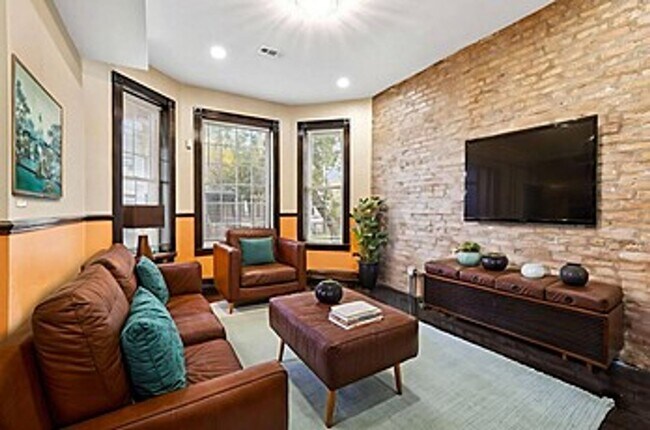 Building Photo - 1826 S Drake Ave