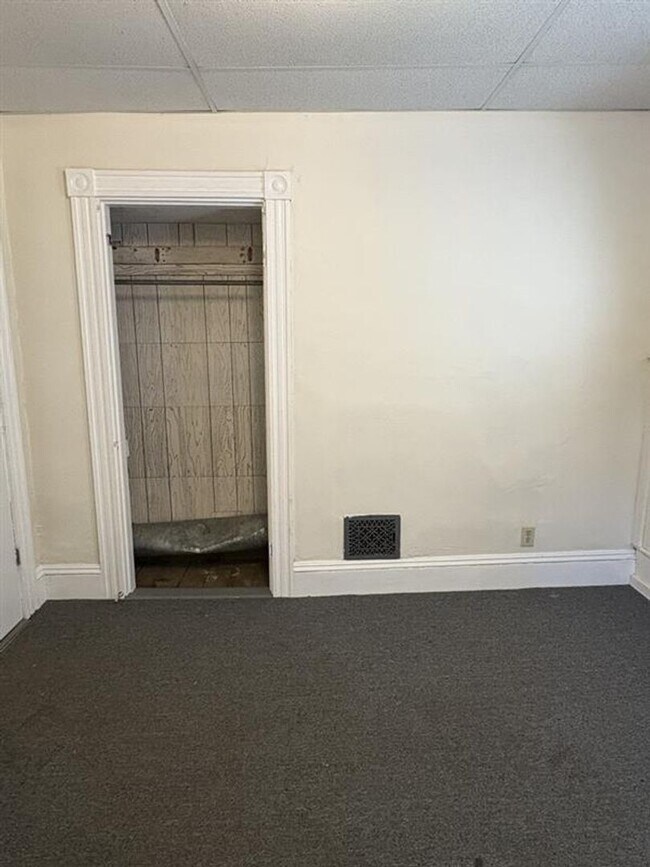 Building Photo - 56 Park St