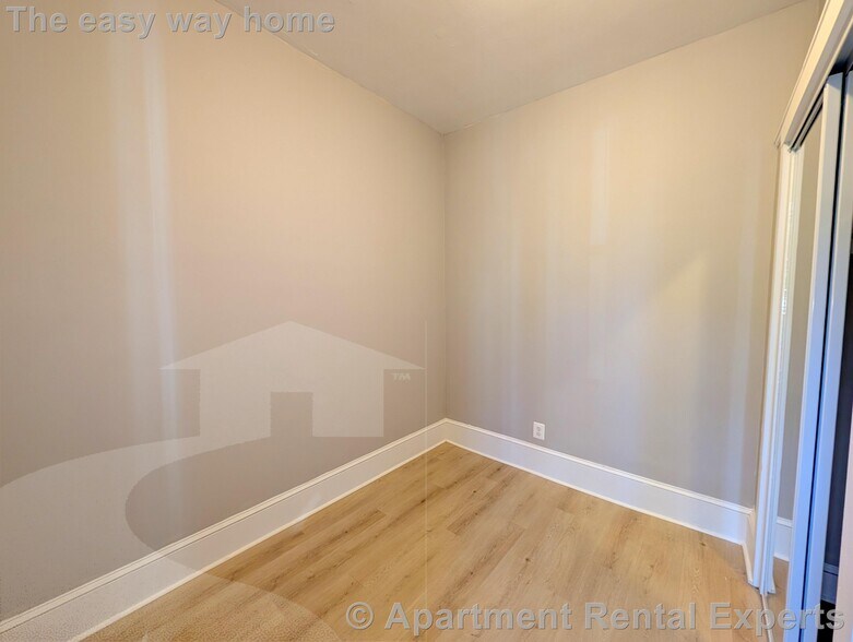 Building Photo - 254 Windsor St