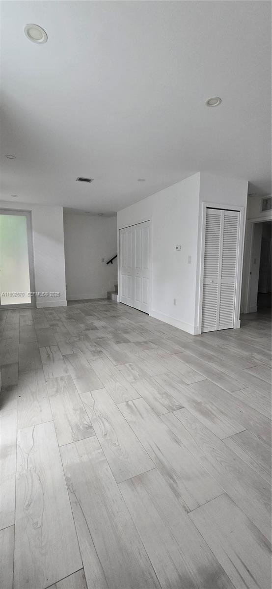 Building Photo - 3823 Thomas Ave