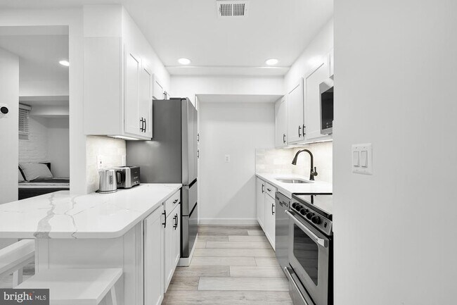 Building Photo - 1821 19th St NW