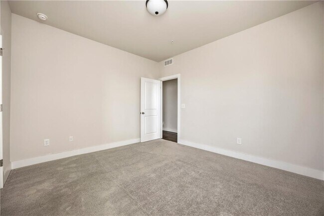 Building Photo - 1222 Westshore Dr