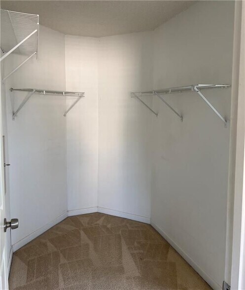 Building Photo - 1576 Rogers Crossing Dr