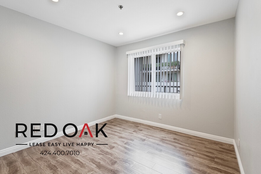 Building Photo - 5224 Cartwright Ave