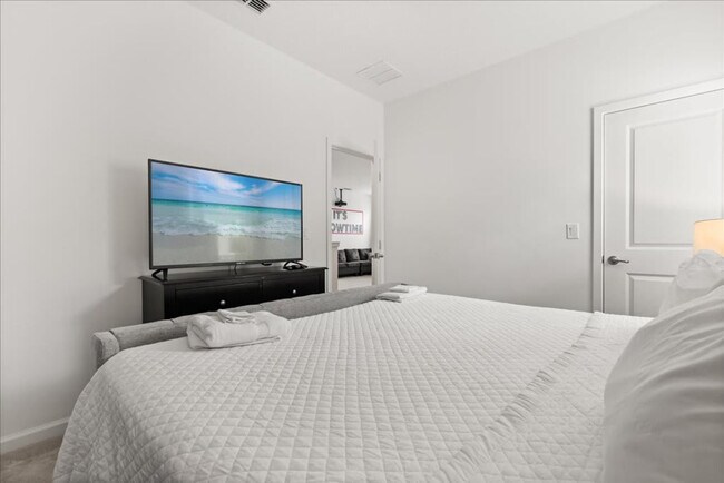 Building Photo - 4486 Monado Dr