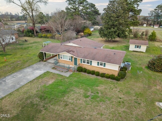 Building Photo - 131 Fairview Village Rd