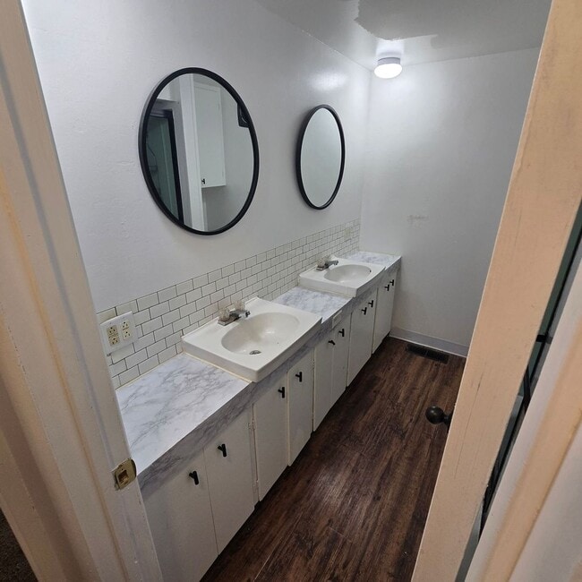 Building Photo - 1000 California Ave