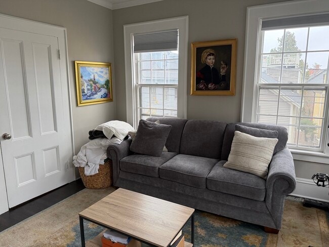 Building Photo - 102 Front St