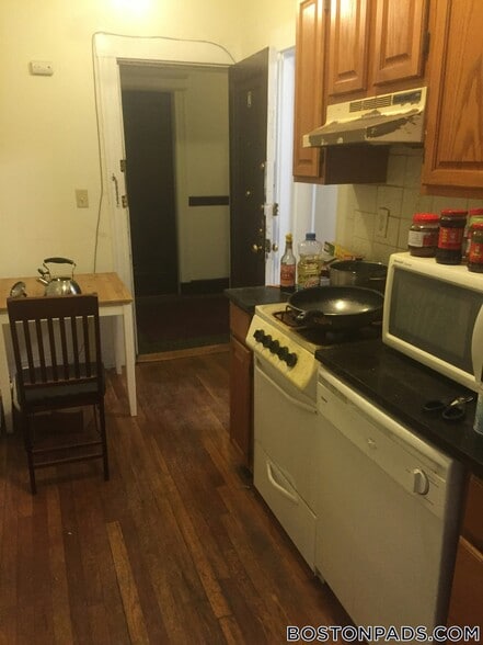 Building Photo - 58 Queensberry St