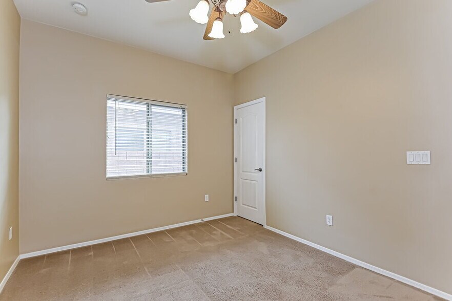 Building Photo - 7450 W Balcony Bay Dr