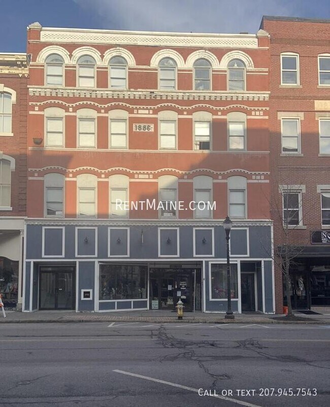 Building Photo - 35 Main St