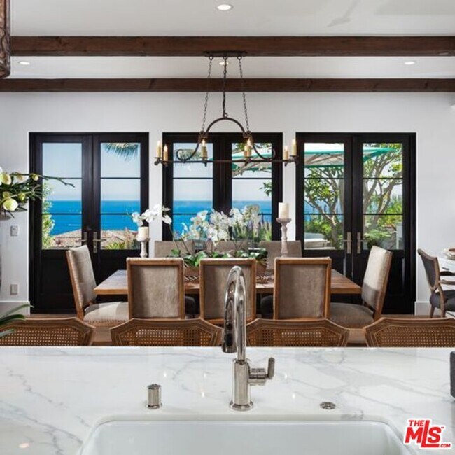 Building Photo - 10 Sea Glass