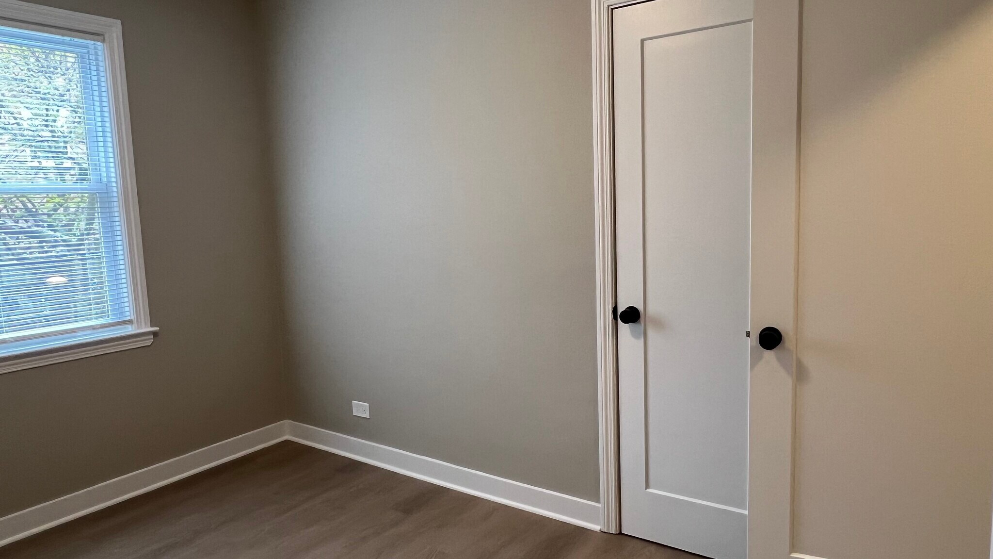 Building Photo - 4835 Hull St