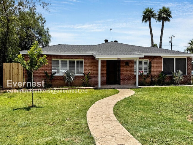 Primary Photo - 801 W Earll Dr