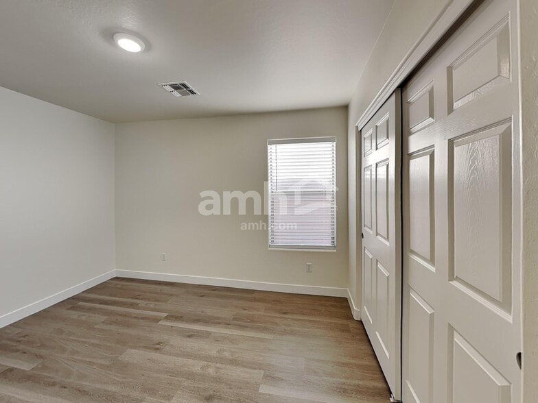 Building Photo - 12730 W Catalina Dr