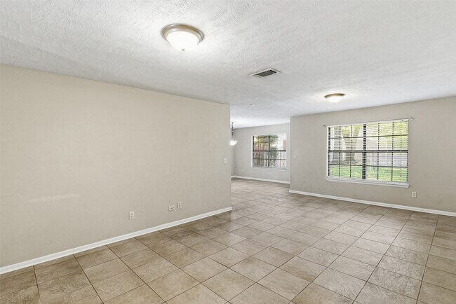 Building Photo - 20011 Sweetgum Forest Dr