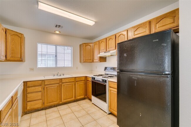 Building Photo - 1375 E Hacienda Ave