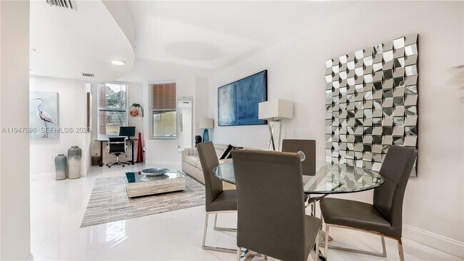 Building Photo - 2110 N Ocean Blvd