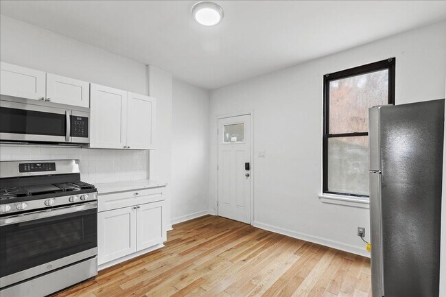 Primary Photo - The B Street Flats – Modern Living in Pitt...