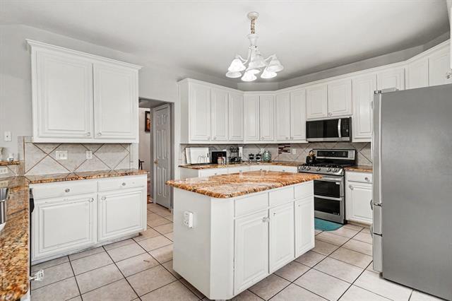 Building Photo - 8660 Lariat Cir