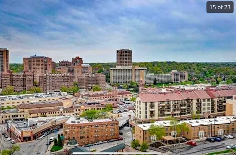 Building Photo - 4545 Wornall Rd