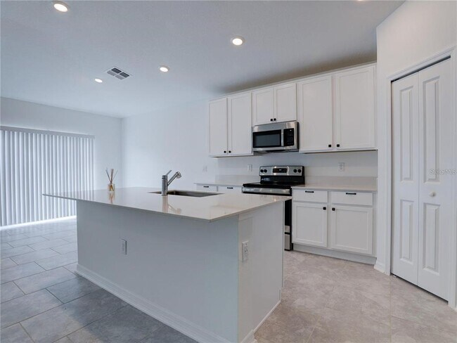 Building Photo - 602 Bell Prairie Cir