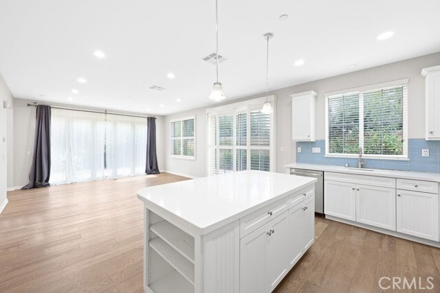 Building Photo - 204 Desert Bloom