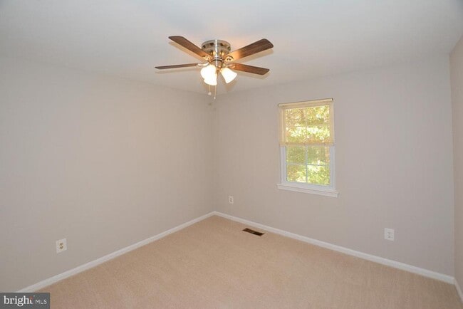 Building Photo - 8323 Stationhouse Ct