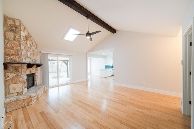 Building Photo - 2515 Berkett Dr