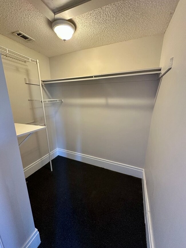 Building Photo - 217 Abercorn St